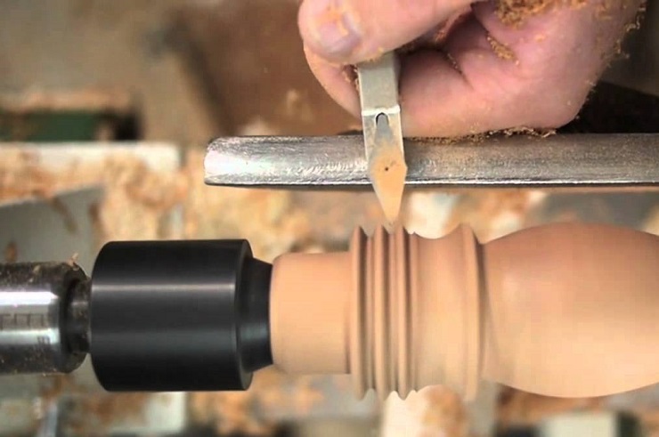 How to Choose the Best Wood Lathe?- Few Factors That Help