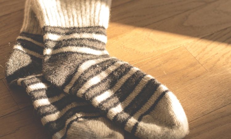 Best Socks for Diabetic Neuropathy- Reviews for Men & Women
